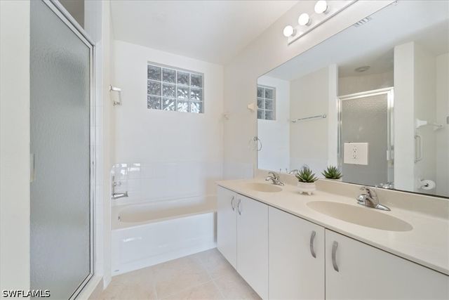 6560 Huntington Lakes CIR 102, Naples, FL 34119