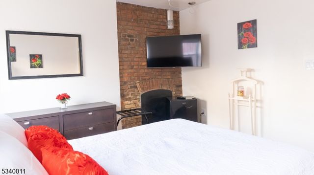 333 Forrest St, Jersey City, NJ 07304