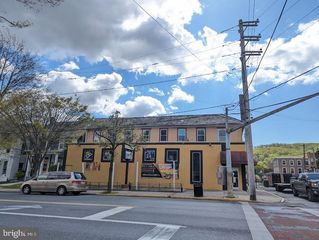 194 MAIN STREET, Emmaus, PA 18049