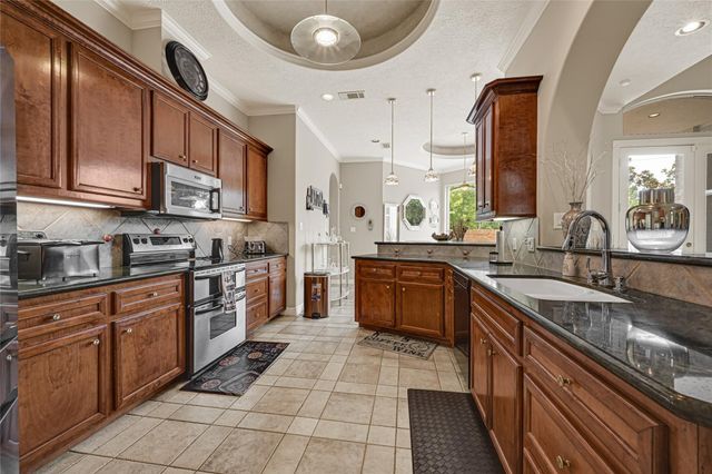 122 Marble Staff Court, Houston, TX 77069