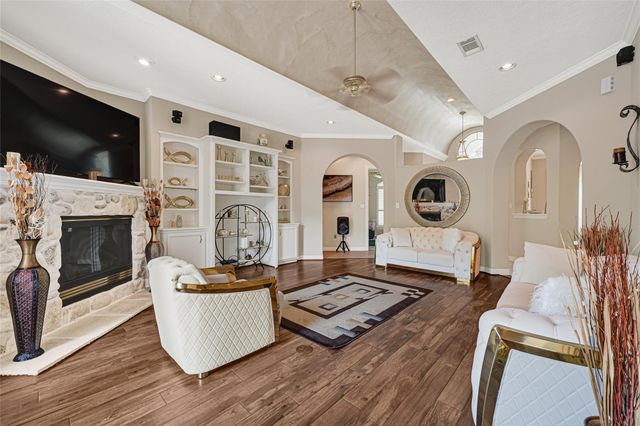 122 Marble Staff Court, Houston, TX 77069