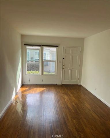 2544 N Buena Vista Street, Burbank, CA 91504