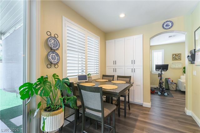 10105 Snow Crest Place, Las Vegas, NV 89134