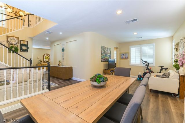 10105 Snow Crest Place, Las Vegas, NV 89134