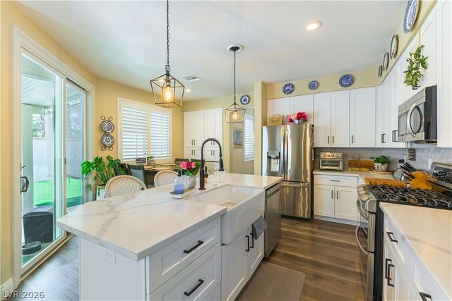 10105 Snow Crest Place, Las Vegas, NV 89134