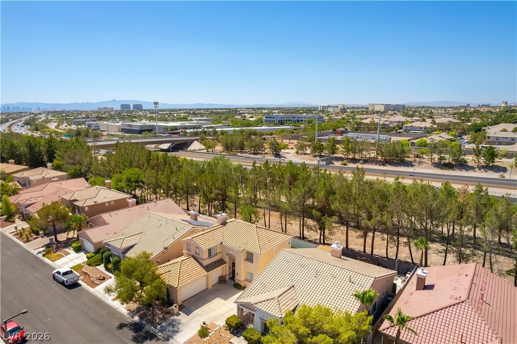 Image 32 of property listing at 10105 Snow Crest Place, Las Vegas, NV 89134