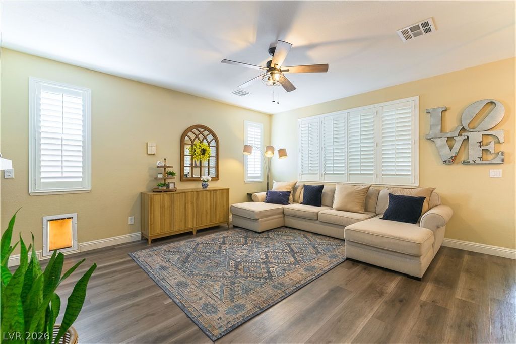 Image 6 of property listing at 10105 Snow Crest Place, Las Vegas, NV 89134