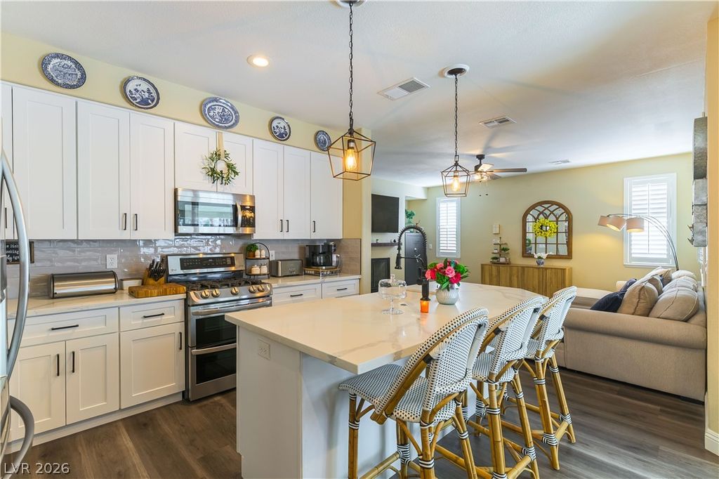 Image 9 of property listing at 10105 Snow Crest Place, Las Vegas, NV 89134