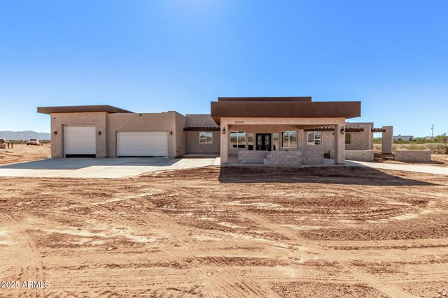 23167 W MONTGOMERY Road, Wittmann, AZ 85361