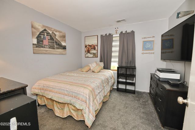 60 N Main Street N, Farmingdale, NJ 07727