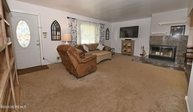 60 N Main Street N, Farmingdale, NJ 07727