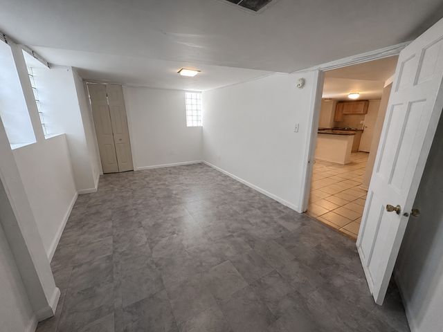 5839 W Eastwood Avenue, Chicago, IL 60630