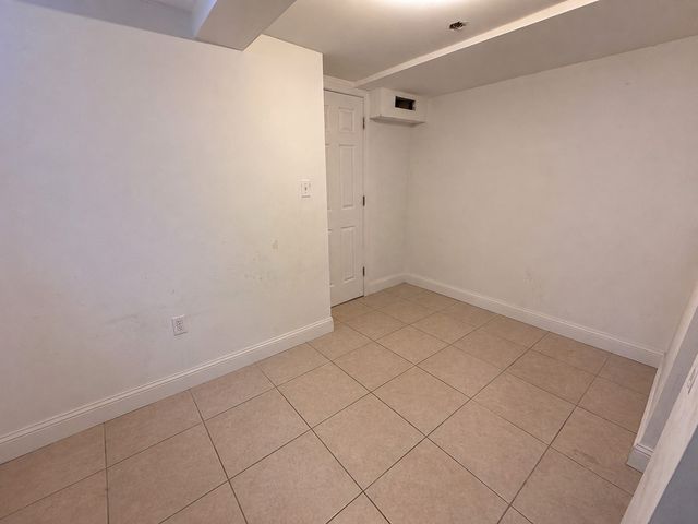 5839 W Eastwood Avenue, Chicago, IL 60630
