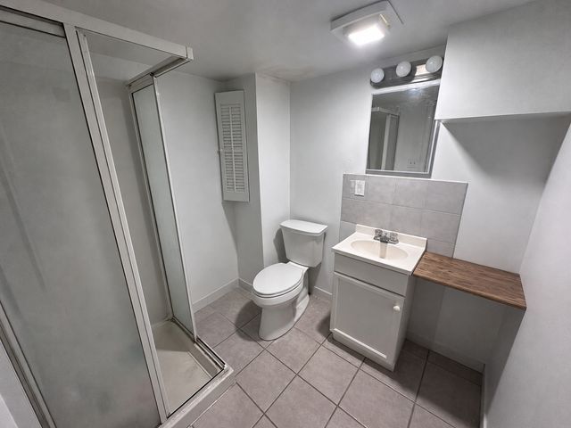 5839 W Eastwood Avenue, Chicago, IL 60630