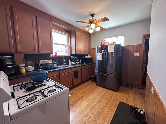 5839 W Eastwood Avenue, Chicago, IL 60630