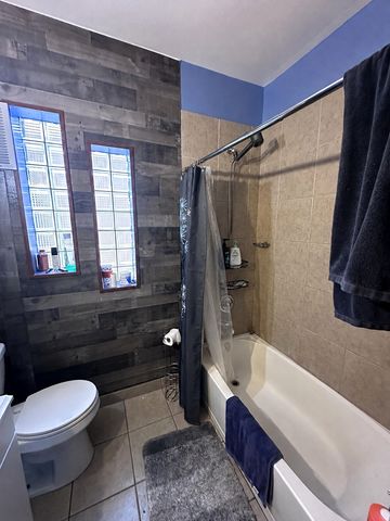 5839 W Eastwood Avenue, Chicago, IL 60630