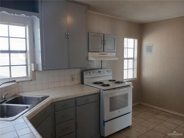 2113 E Van Buren Avenue, Harlingen, TX 78550