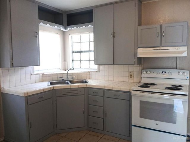 2113 E Van Buren Avenue, Harlingen, TX 78550