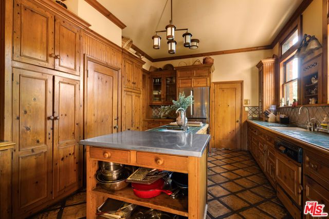 309 S Plymouth Boulevard, Los Angeles, CA 90020