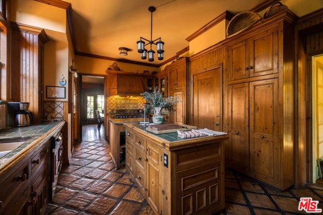 309 S Plymouth Boulevard, Los Angeles, CA 90020