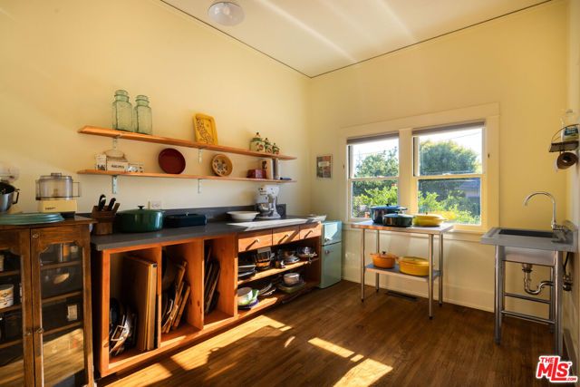 309 S Plymouth Boulevard, Los Angeles, CA 90020