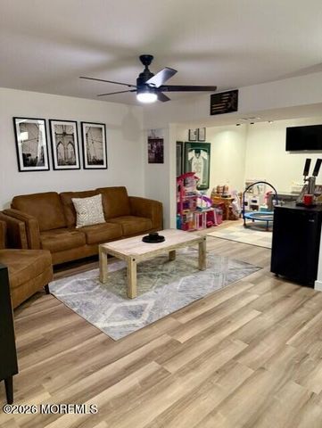 17 Fullrigger Avenue, Barnegat, NJ 08005