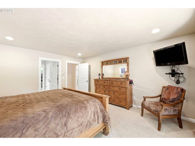 435 MOUNTAINGATE Dr, Springfield, OR 97478