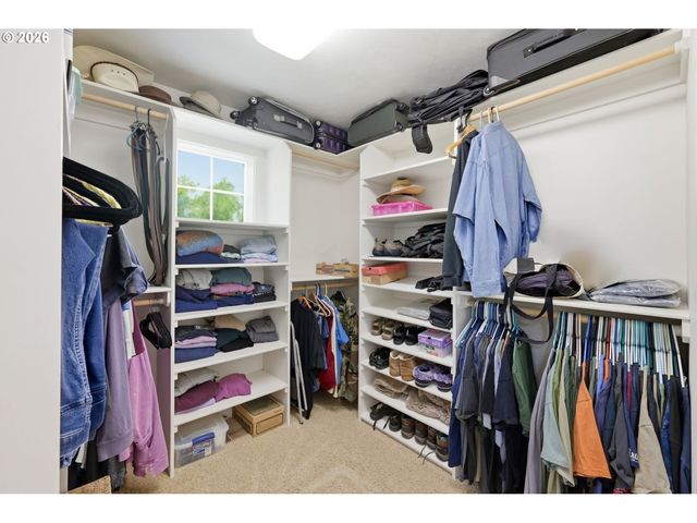 435 MOUNTAINGATE Dr, Springfield, OR 97478