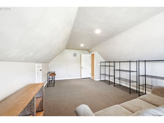 435 MOUNTAINGATE Dr, Springfield, OR 97478