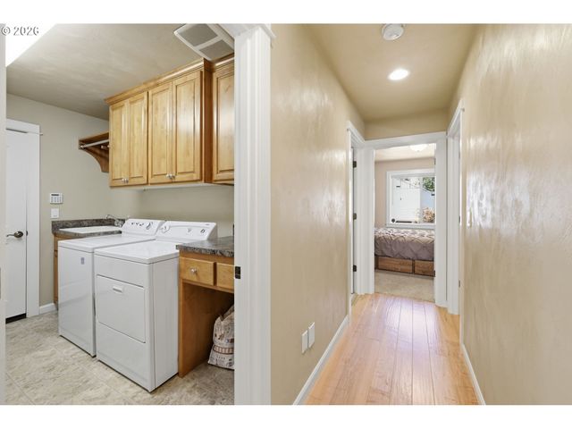 435 MOUNTAINGATE Dr, Springfield, OR 97478