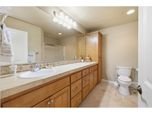 435 MOUNTAINGATE Dr, Springfield, OR 97478