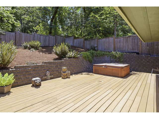 435 MOUNTAINGATE Dr, Springfield, OR 97478