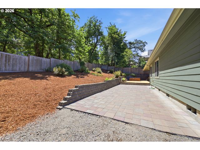 435 MOUNTAINGATE Dr, Springfield, OR 97478