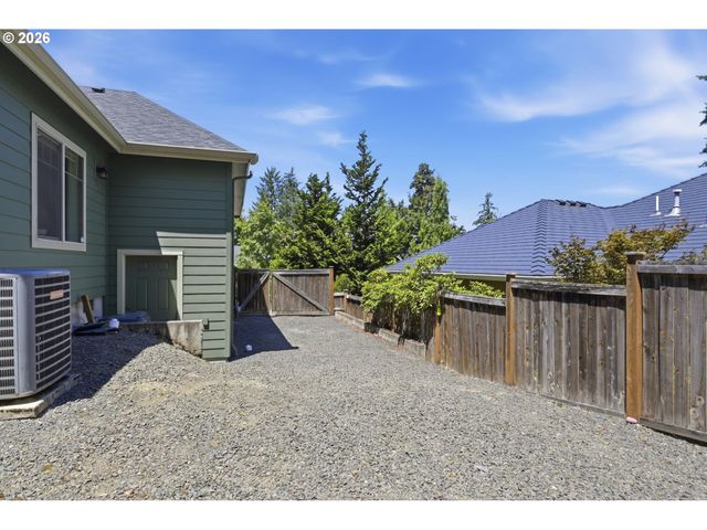 435 MOUNTAINGATE Dr, Springfield, OR 97478