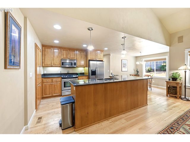 435 MOUNTAINGATE Dr, Springfield, OR 97478
