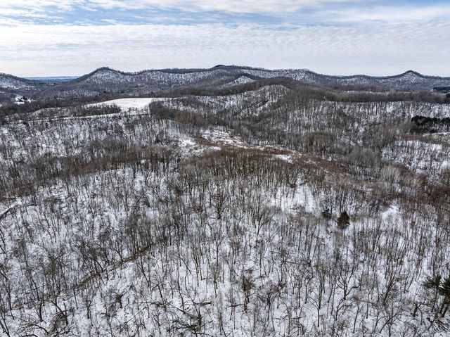 N8825 Fawn Meadow LANE, Holmen, WI 54636