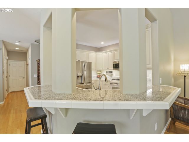 1246 Ne PARKS EDGE Cir, Hillsboro, OR 97124