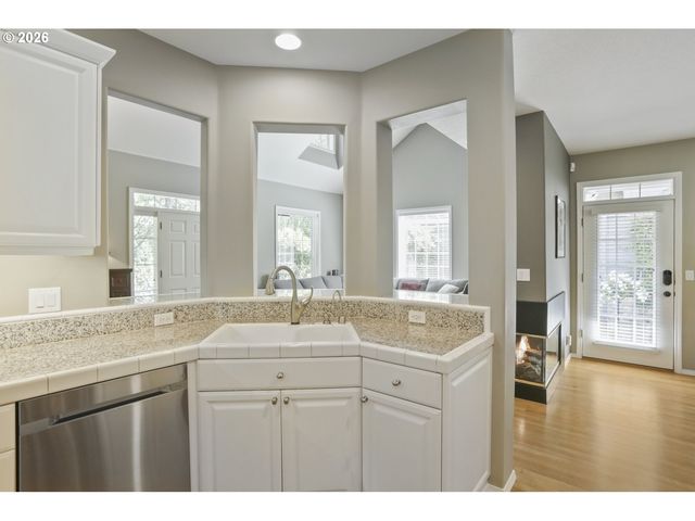1246 Ne PARKS EDGE Cir, Hillsboro, OR 97124