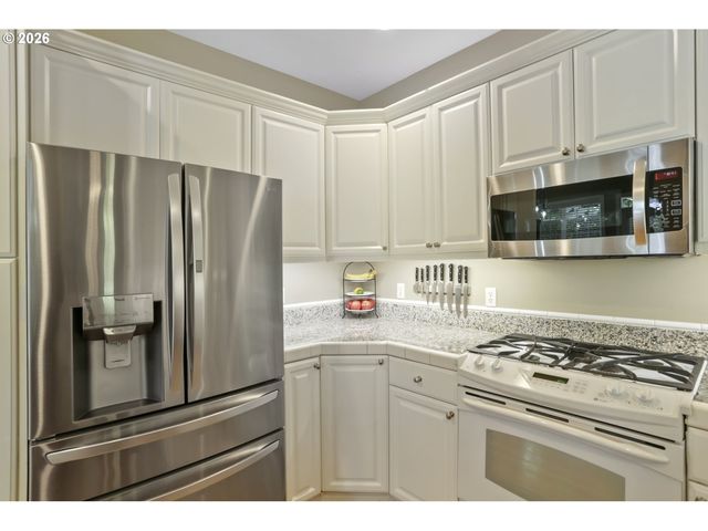1246 Ne PARKS EDGE Cir, Hillsboro, OR 97124