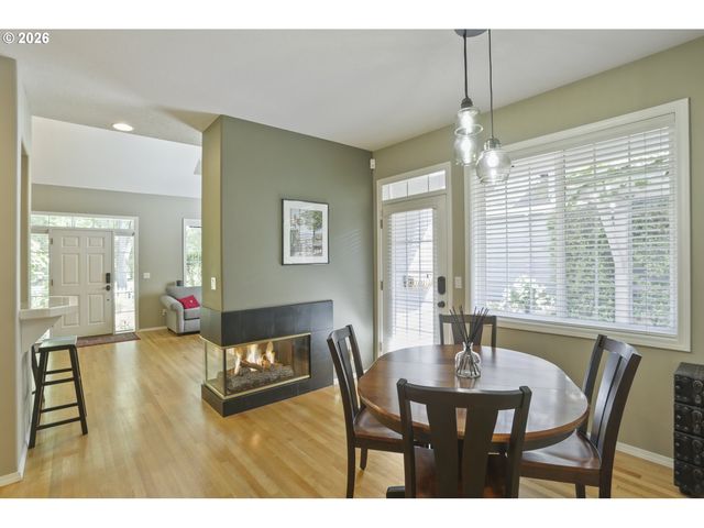 1246 Ne PARKS EDGE Cir, Hillsboro, OR 97124