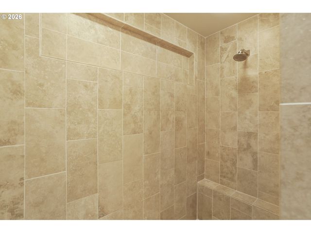1246 Ne PARKS EDGE Cir, Hillsboro, OR 97124