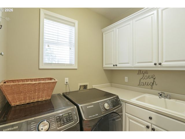 1246 Ne PARKS EDGE Cir, Hillsboro, OR 97124
