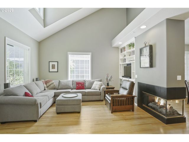1246 Ne PARKS EDGE Cir, Hillsboro, OR 97124