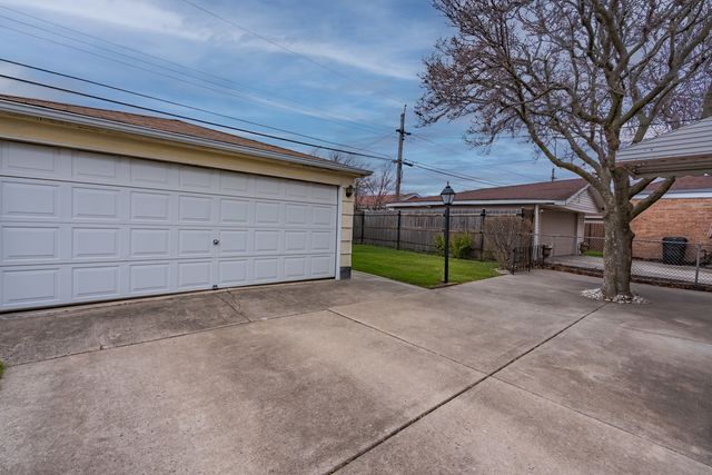 8222 S Kildare Avenue, Chicago, IL 60652