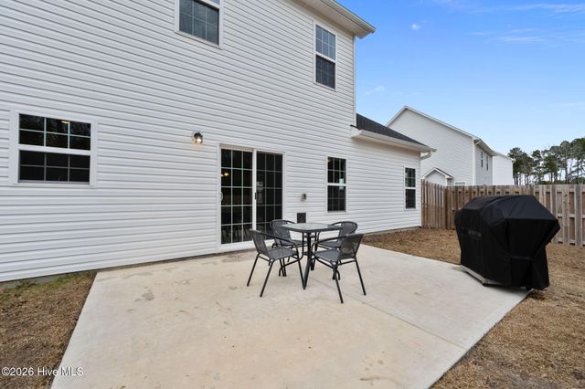 535 White Shoal Way, Sneads Ferry, NC 28460