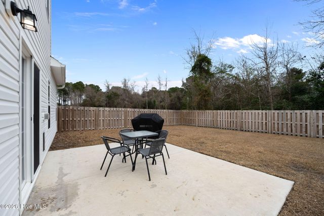 535 White Shoal Way, Sneads Ferry, NC 28460