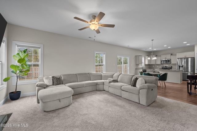 535 White Shoal Way, Sneads Ferry, NC 28460