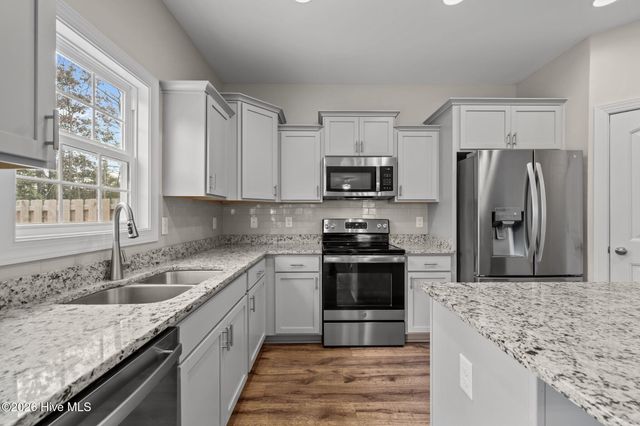 535 White Shoal Way, Sneads Ferry, NC 28460