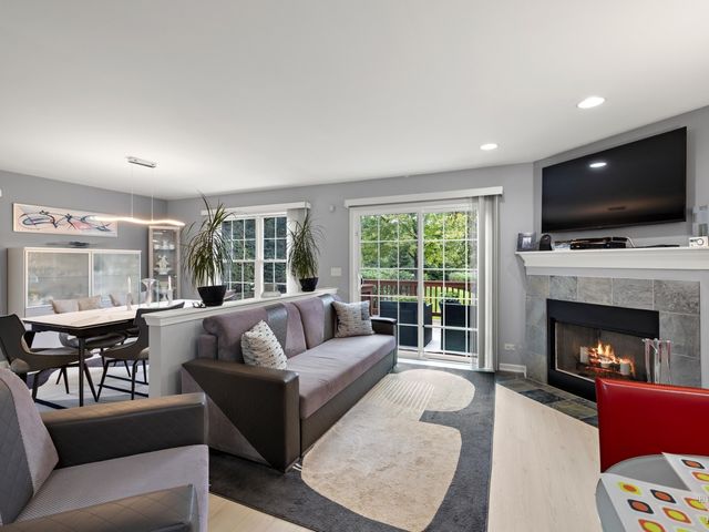 1024 N Earls Court, Palatine, IL 60067