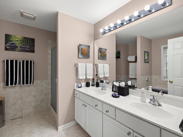 1024 N Earls Court, Palatine, IL 60067